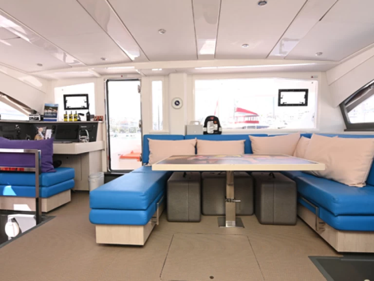 Katamaran mieten in Néa Péramos zum besten Preis