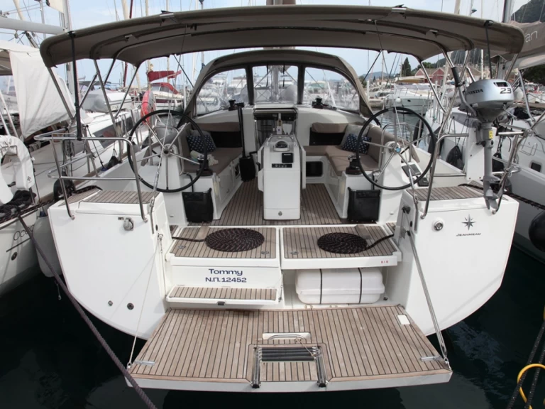 YachtCharter in Benítses - Jeanneau Sun Odyssey 440 auf SamBoat