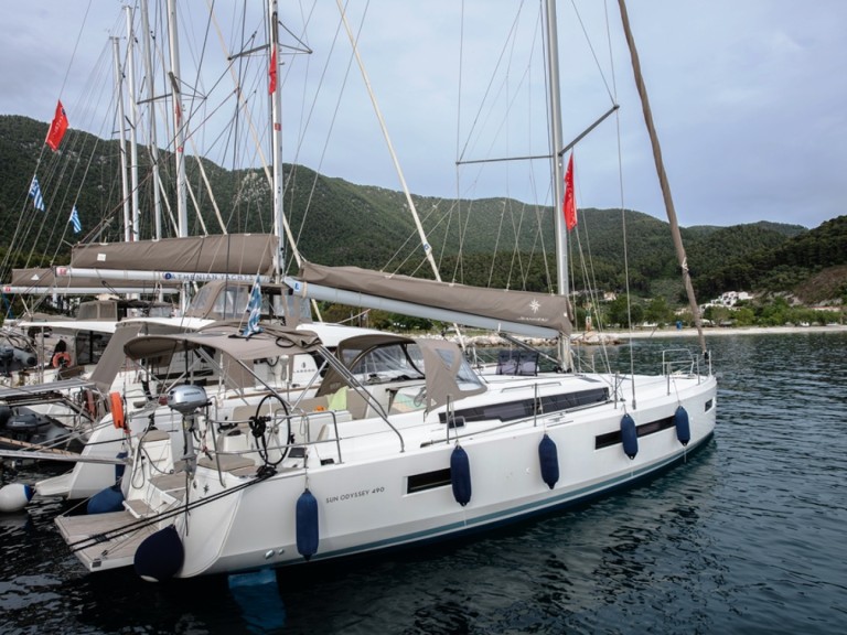 YachtCharter in Neo Klima - Jeanneau Sun Odyssey 490 auf SamBoat