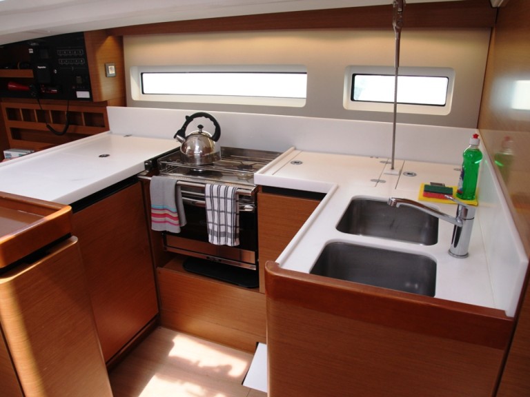 Jeanneau Sun Odyssey 440 mieten Benítses