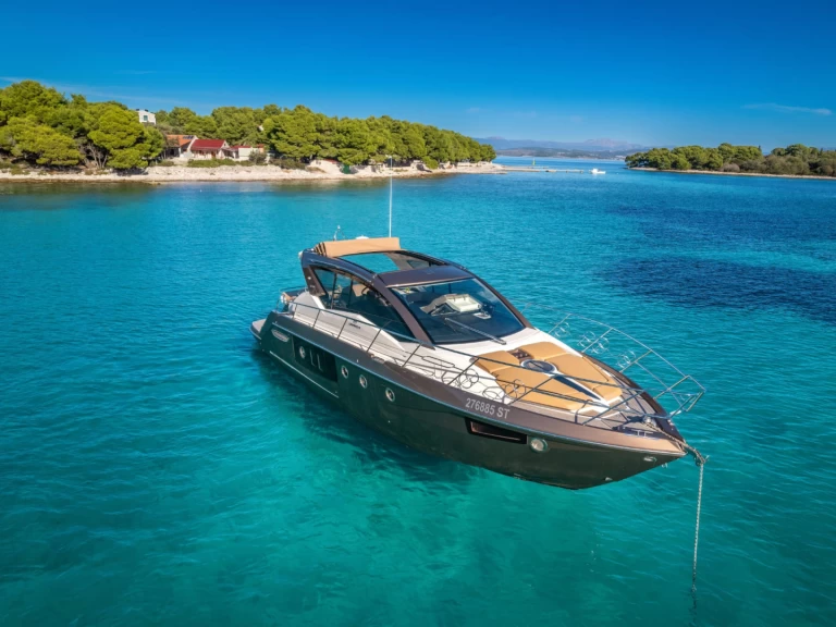 YachtCharter in Split - Cranchi Cranchi M44 HT auf SamBoat