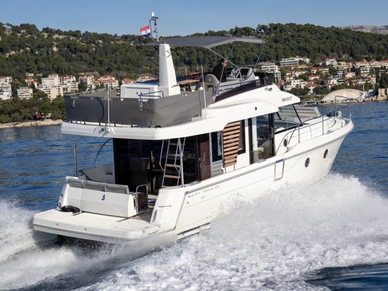 Motorboot mit oder ohne Skipper Bénéteau mieten in Split