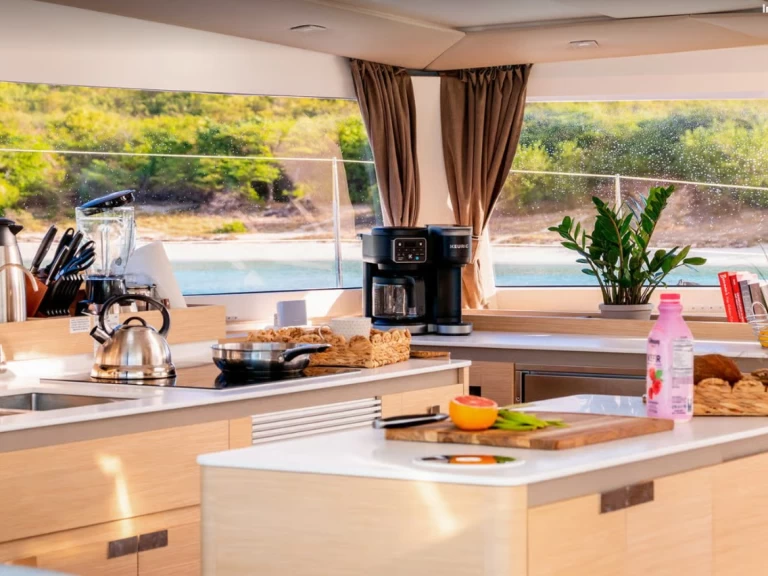 YachtCharter in Cogolin - Fountaine Pajot FP 51 auf SamBoat