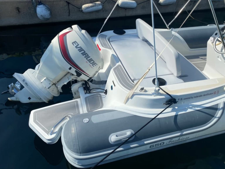 Schlauchboot mit oder ohne Skipper MV Marine mieten in Marina Formentera