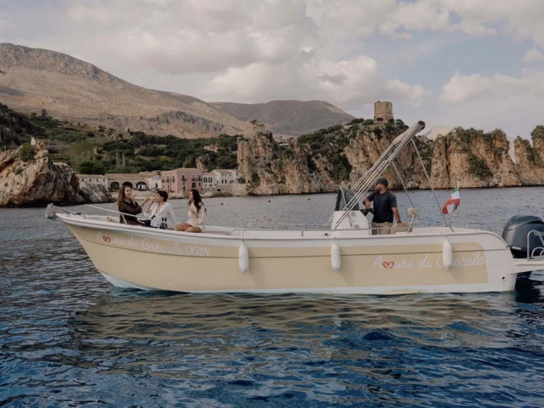 YachtCharter in Castellammare del Golfo - LIVER Open 860 auf SamBoat