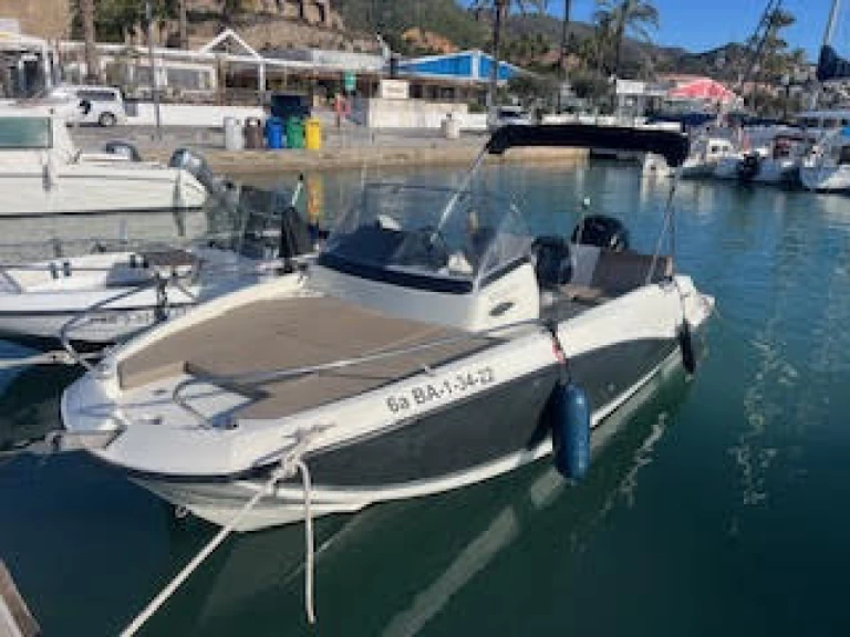 YachtCharter in Castelldefels - Quicksilver Activ 605 Sundeck auf SamBoat