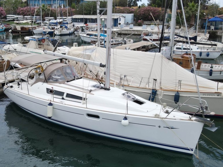 Ein Jeanneau Sun Odyssey 36i mieten in Lavrion