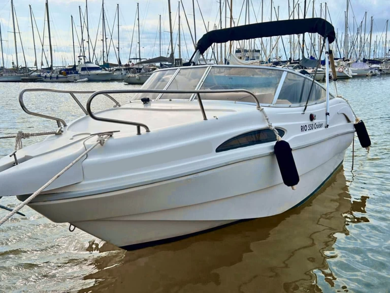 Vermietung Motorboot Rio mit Führerschein