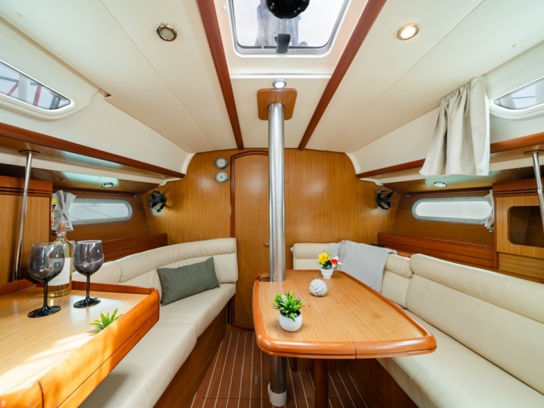 Segelboot mit oder ohne Skipper Jeanneau mieten in Lavrion