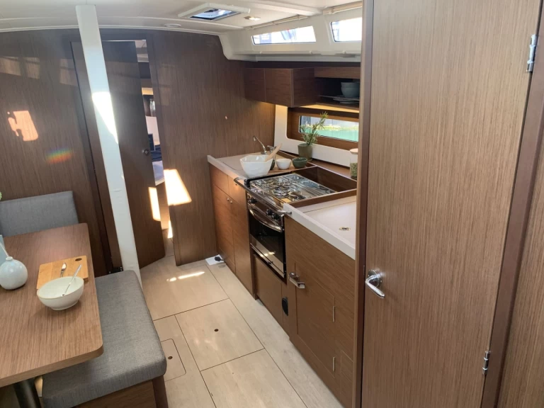 Segelboot mieten in Port de La Base de Lorient - Bénéteau OCEANIS 37.1 OCEANIS 37.1