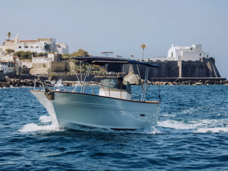 Motorboot mieten in Forio - O.P Nautica Gozzo 780