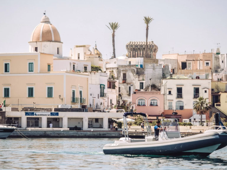 Boot mieten Forio günstig 750