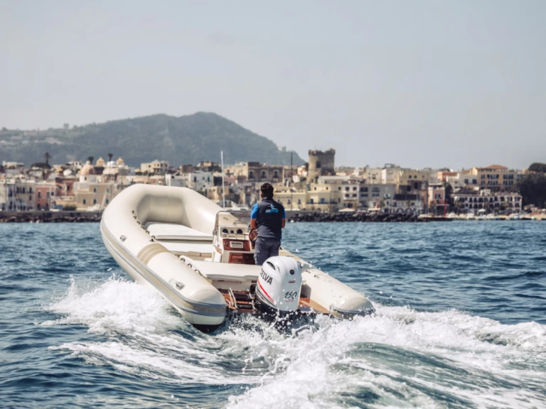 Schlauchboot mieten in Forio zum besten Preis