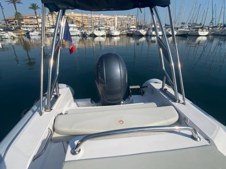 YachtCharter in Port de Saint-Cyprien Méditerranée - Capelli TEMPEST 630 S auf SamBoat