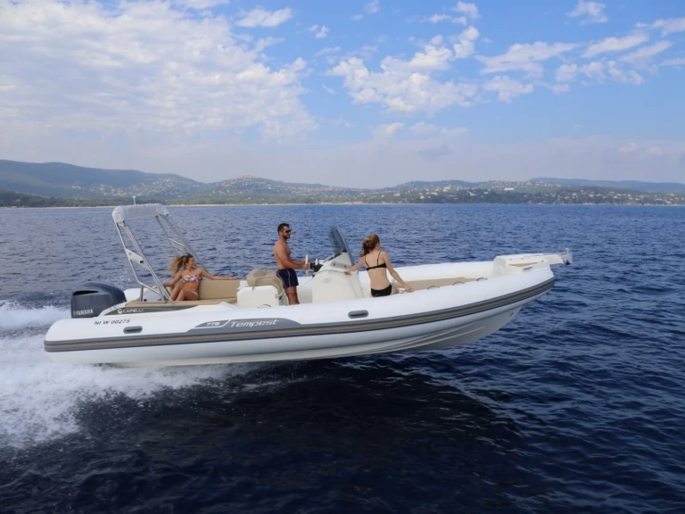 Schlauchboot mieten in Port de Saint-Cyprien Méditerranée - Capelli Tempest 775