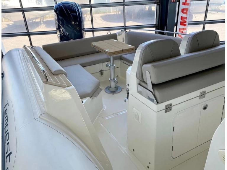 Vermietung Schlauchboot Capelli mit Führerschein