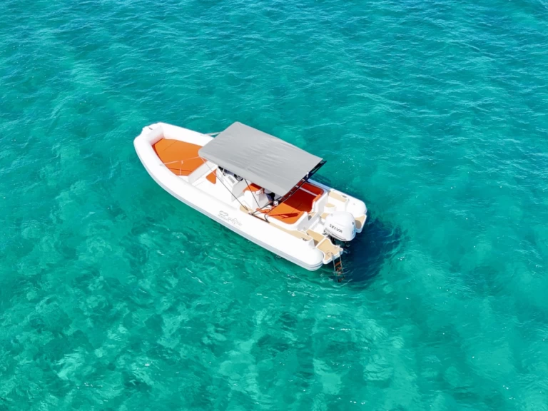 Vermietung Schlauchboot op marine mit Führerschein