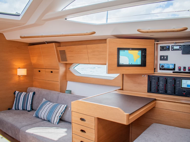 Ein X-Yachts Xc47 mieten in Olympic Marine