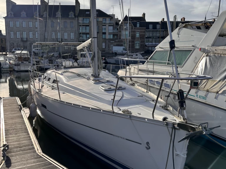 Bootsverleih Bénéteau Oceanis 323 Clipper Frankreich Samboat