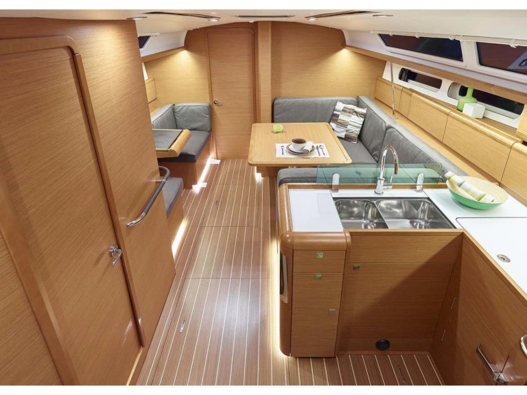 Jeanneau Sun Odyssey 419 mieten La Spezia