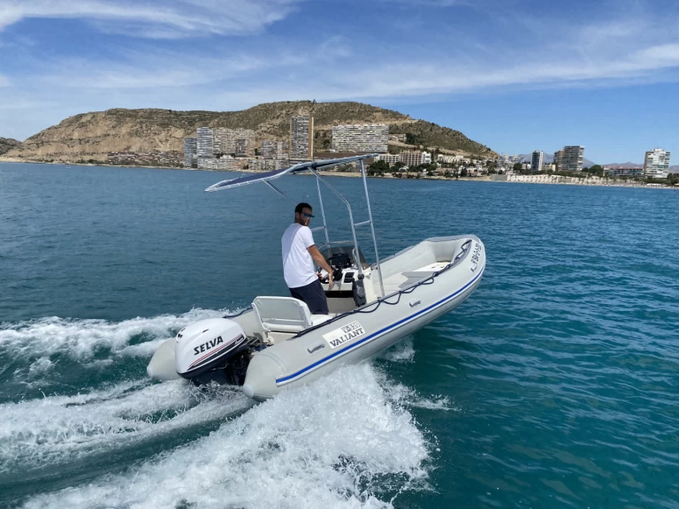 Vermietung Schlauchboot Valiant mit Führerschein