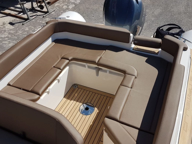 Joker Boat Clubman 24 mieten Hyères