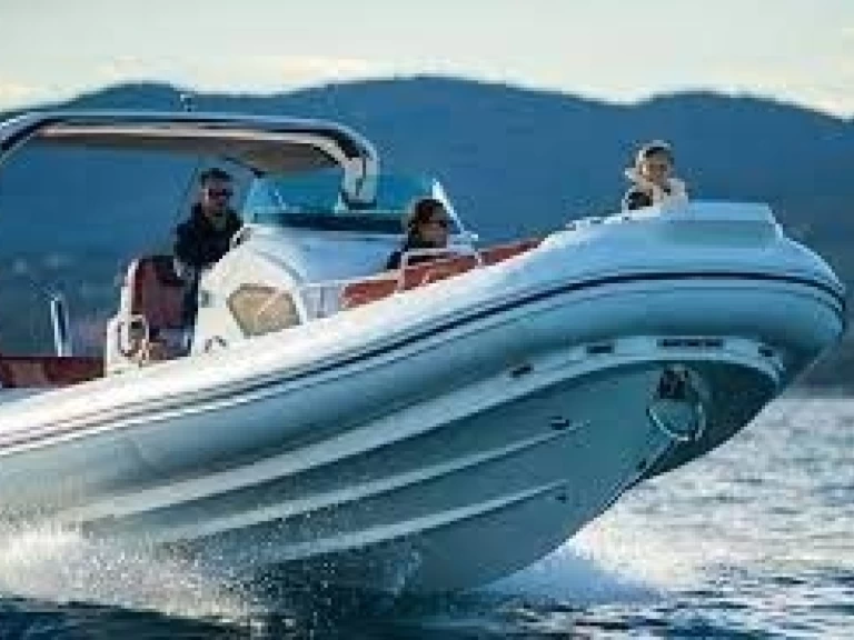 ZODIAC MILPRO MEDLINE 9 NEO mieten Hyères