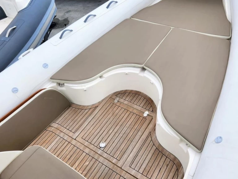 Ein Nuova Jolly NUOVA JOLLY 820 KING mieten in Hyères