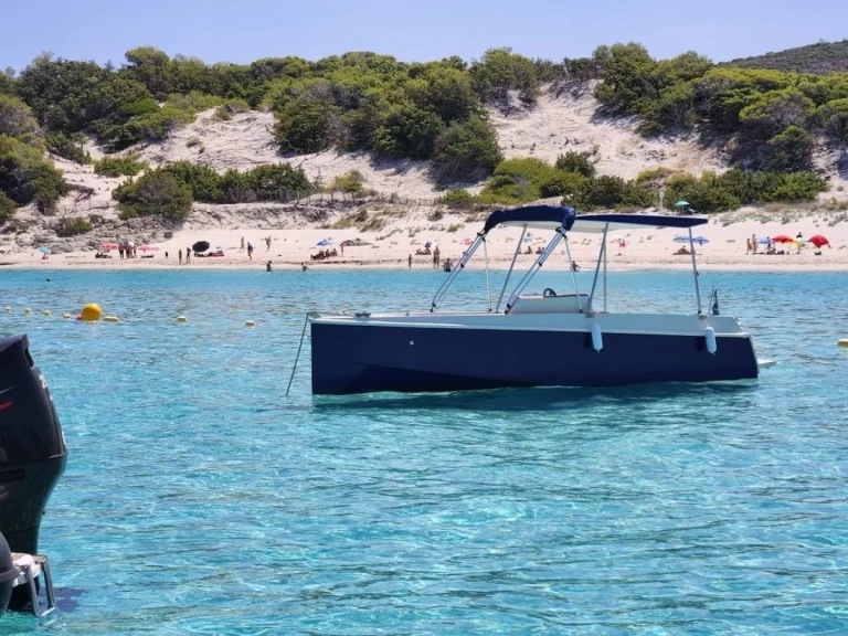 Ein ALIZE ELECTRONIQUE LAGON 55 ELECTRIQUE mieten in Porto-Vecchio