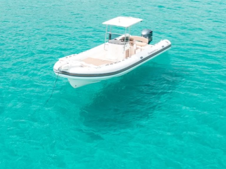 Motorboot mieten in Poltu Quatu zum besten Preis