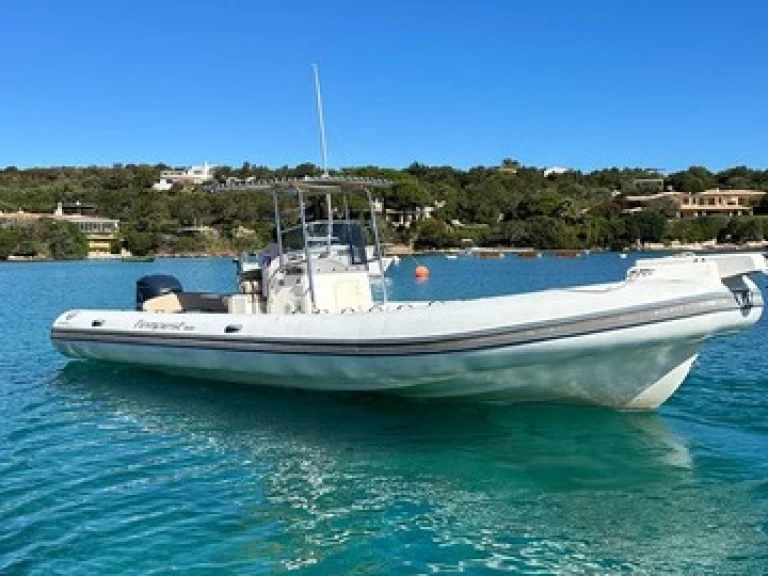 YachtCharter in Poltu Quatu -  Capelli 900 Sun 250 HP auf SamBoat