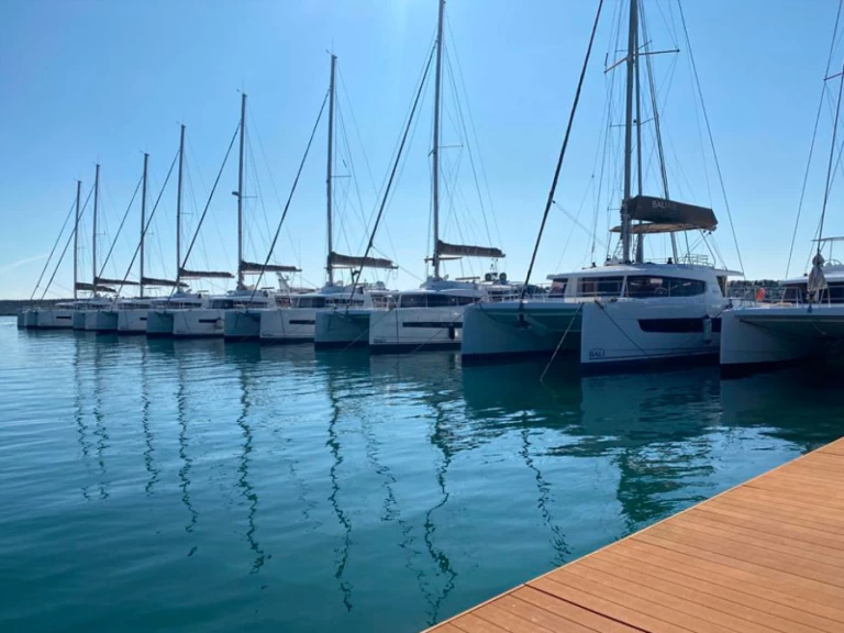 Katamaran mieten in Cannigione di Arzachena zum besten Preis