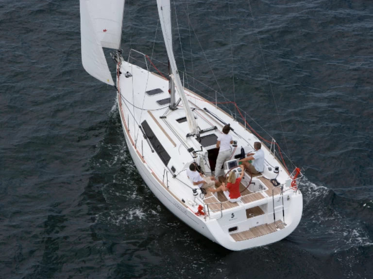 Ein Bénéteau Oceanis 34 mieten in Punat