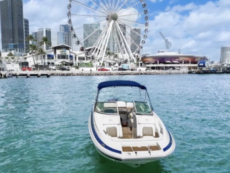 Ein Crownline Eclipse E-4 mieten in Miami Beach