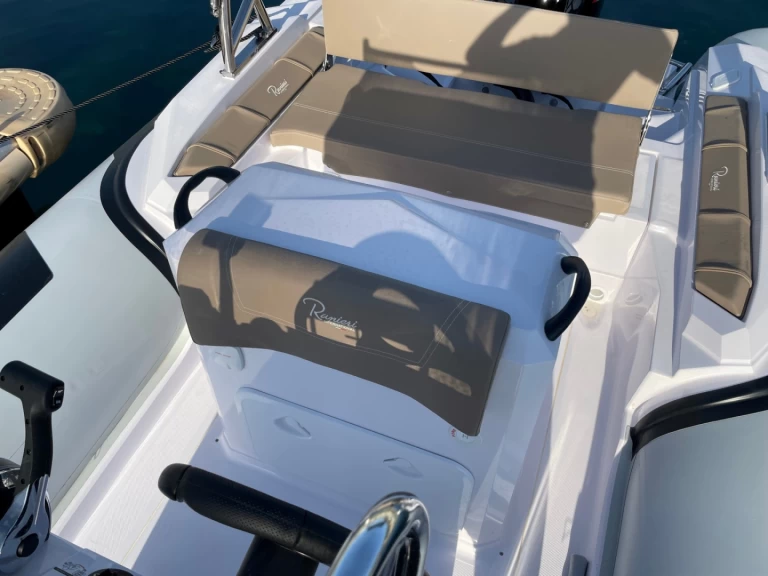 Boot mieten Cavalaire-sur-Mer günstig Cayman 21 S