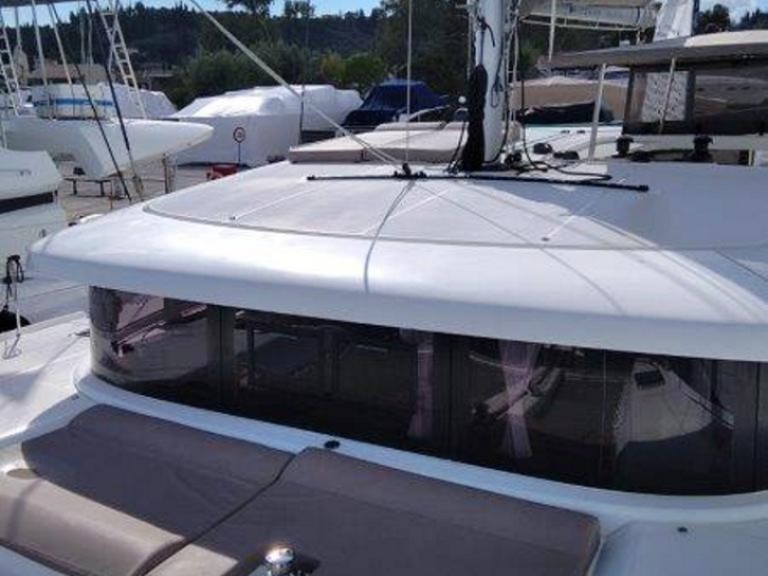 YachtCharter in Lavrion - Lagoon Lagoon 42 auf SamBoat