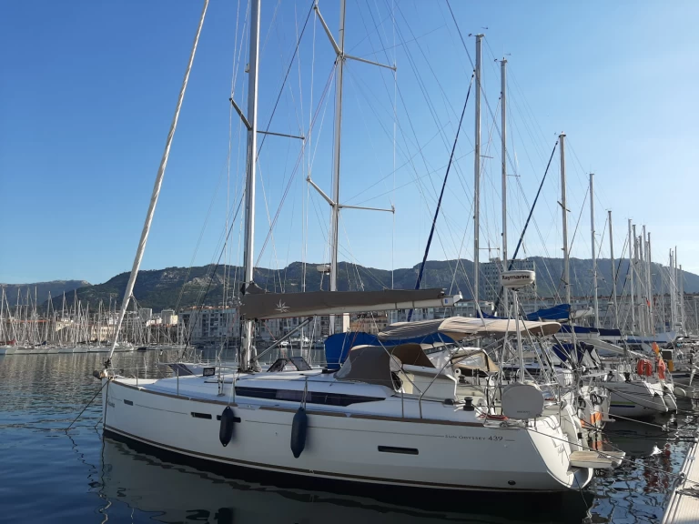 Jeanneau Sun Odyssey 439 mieten Toulon