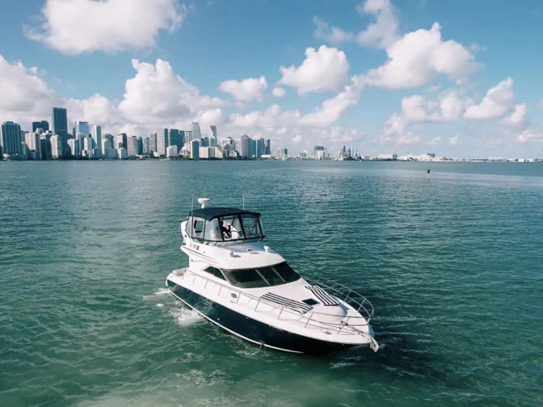 Sea Ray Sea Ray 500 Sundancer mieten Miami Beach