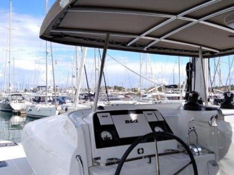 YachtCharter in Lavrion - Lagoon Lagoon 42 auf SamBoat