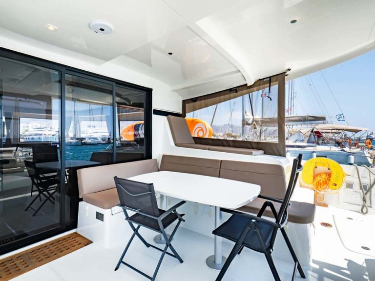 Boot mieten Néa Péramos günstig Lagoon 42