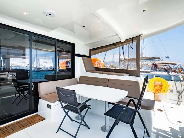 Boot mieten Néa Péramos günstig Lagoon 42