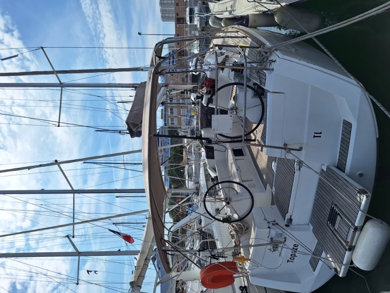 Segelboot mieten in Toulon - Jeanneau Sun Odyssey 379