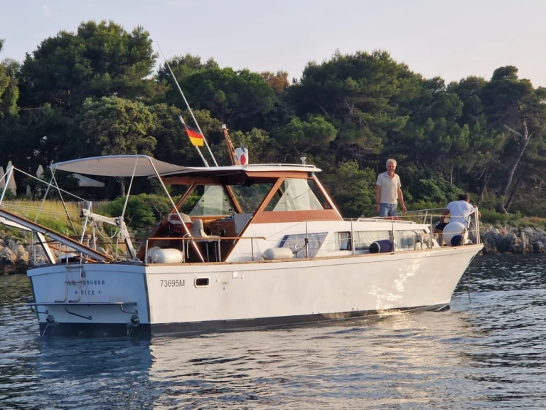 Ein Arcoa Arcoa 1060 mieten in Cannes