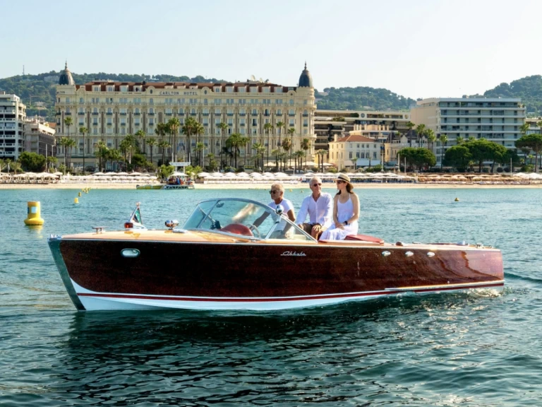 Motorboot mieten in Cannes zum besten Preis