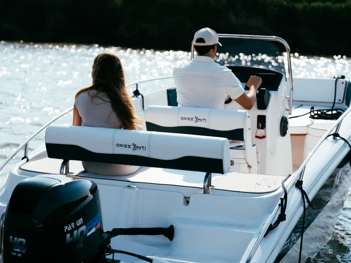 Vermietung Motorboot Orizzonti mit Führerschein