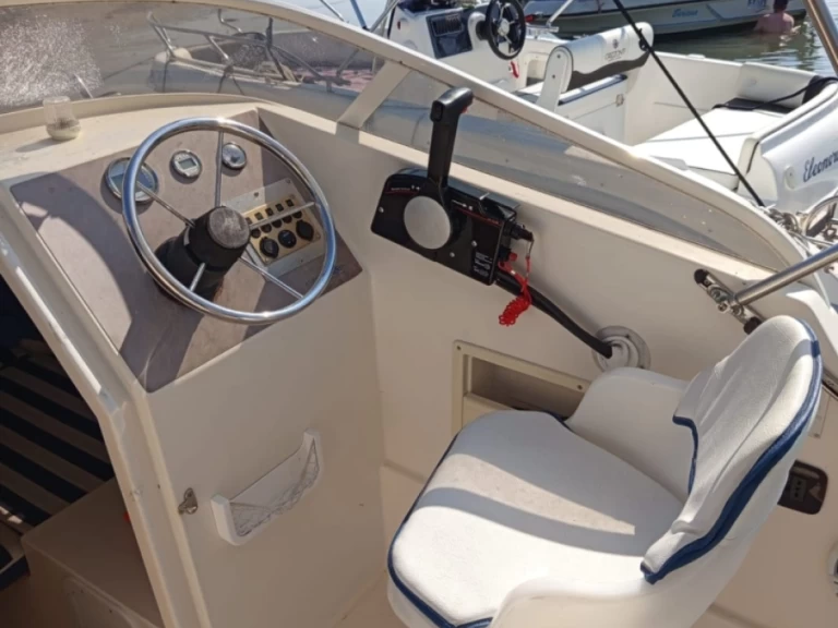 Motorboot mit oder ohne Skipper Aquabat mieten in Venedig