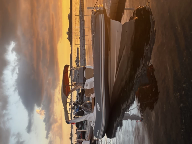 Schlauchboot mieten in Marigot zum besten Preis