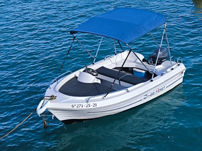 Bootsverleih Dipol D-400 F1RST Ciutadella de Menorca Samboat