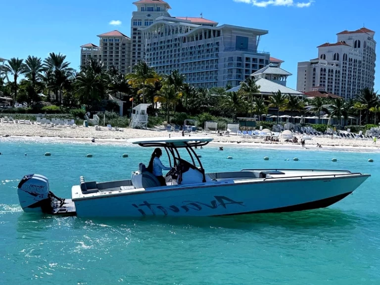 Motorboot mit oder ohne Skipper Avanti mieten in Nassau