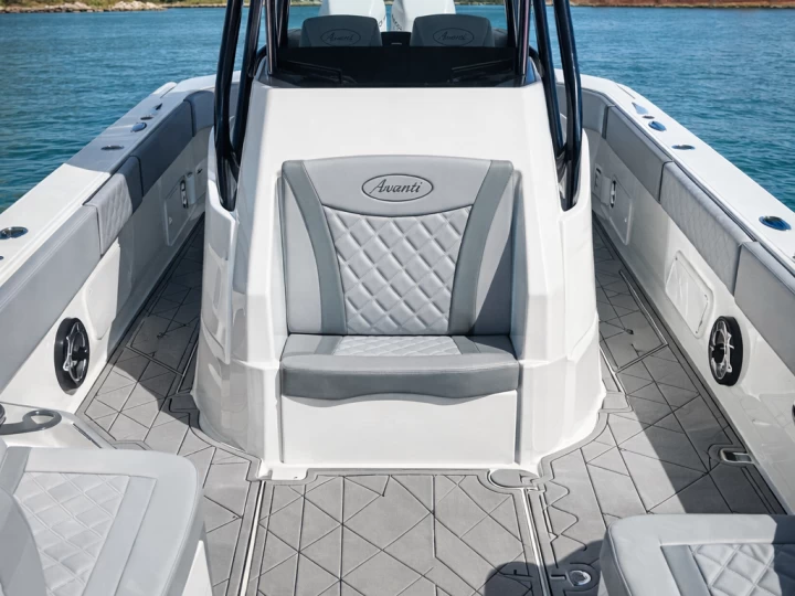 Vermietung Motorboot Avanti mit Führerschein